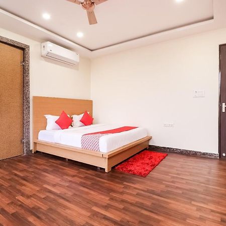 Oyo 61050 S S K Continental Hotel Juhi Bari Exterior foto