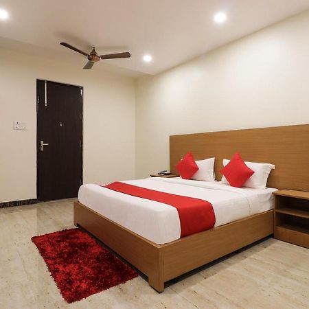 Oyo 61050 S S K Continental Hotel Juhi Bari Exterior foto