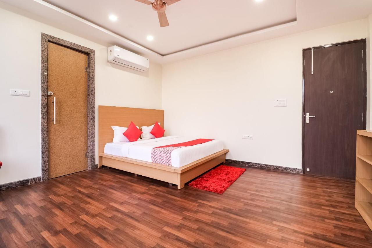 Oyo 61050 S S K Continental Hotel Juhi Bari Exterior foto