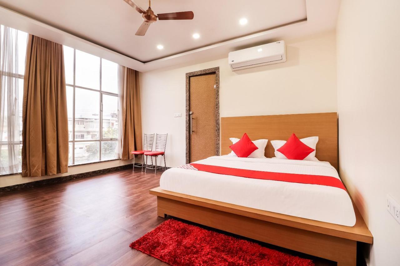 Oyo 61050 S S K Continental Hotel Juhi Bari Exterior foto